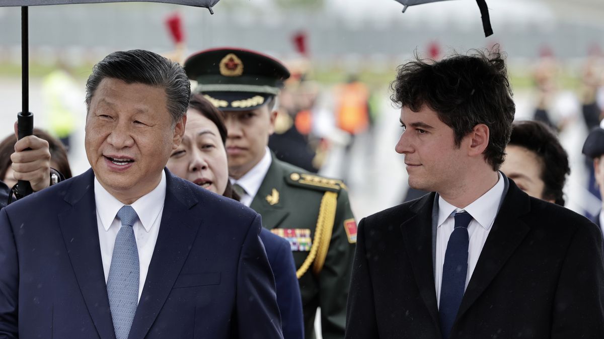 Čínský prezident Si přiletěl do Paříže
